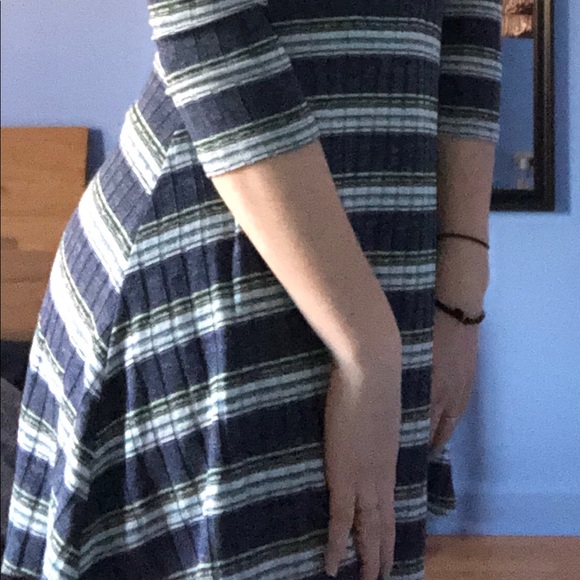 Never worn midi dress from francescas - Picture 2 of 4